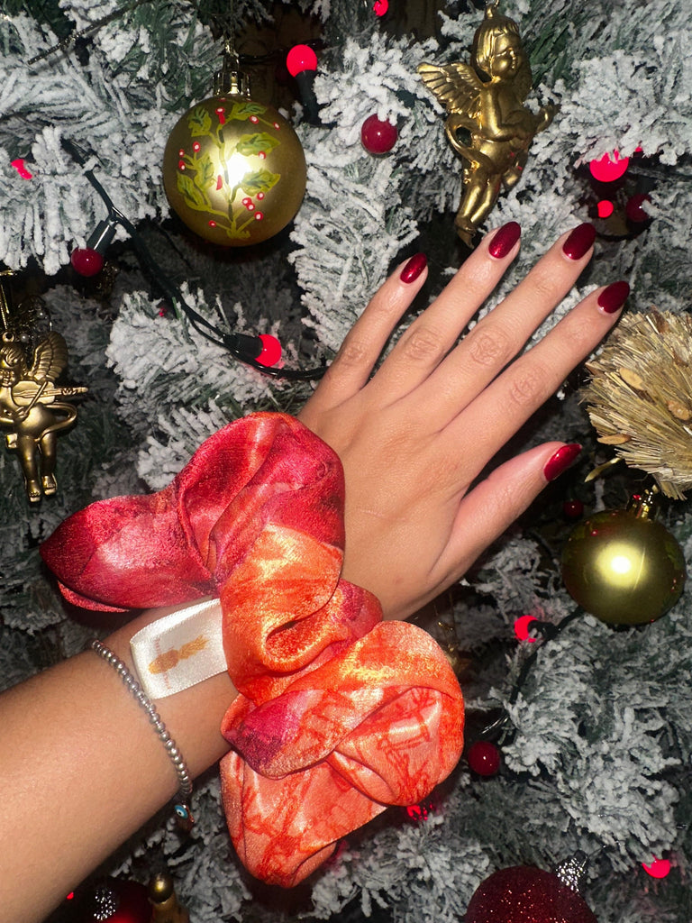 Isabelle Pennington-Edmead Large Satin Scrunchie Pineapple Print