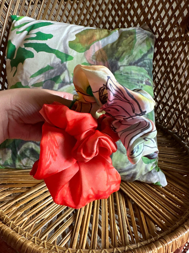 Isabelle Pennington-Edmead scrunchie Silk Scrunchie