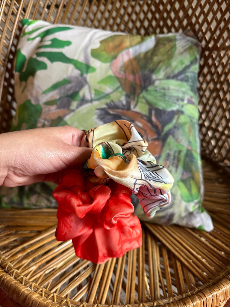 Isabelle Pennington-Edmead scrunchie Silk Scrunchie