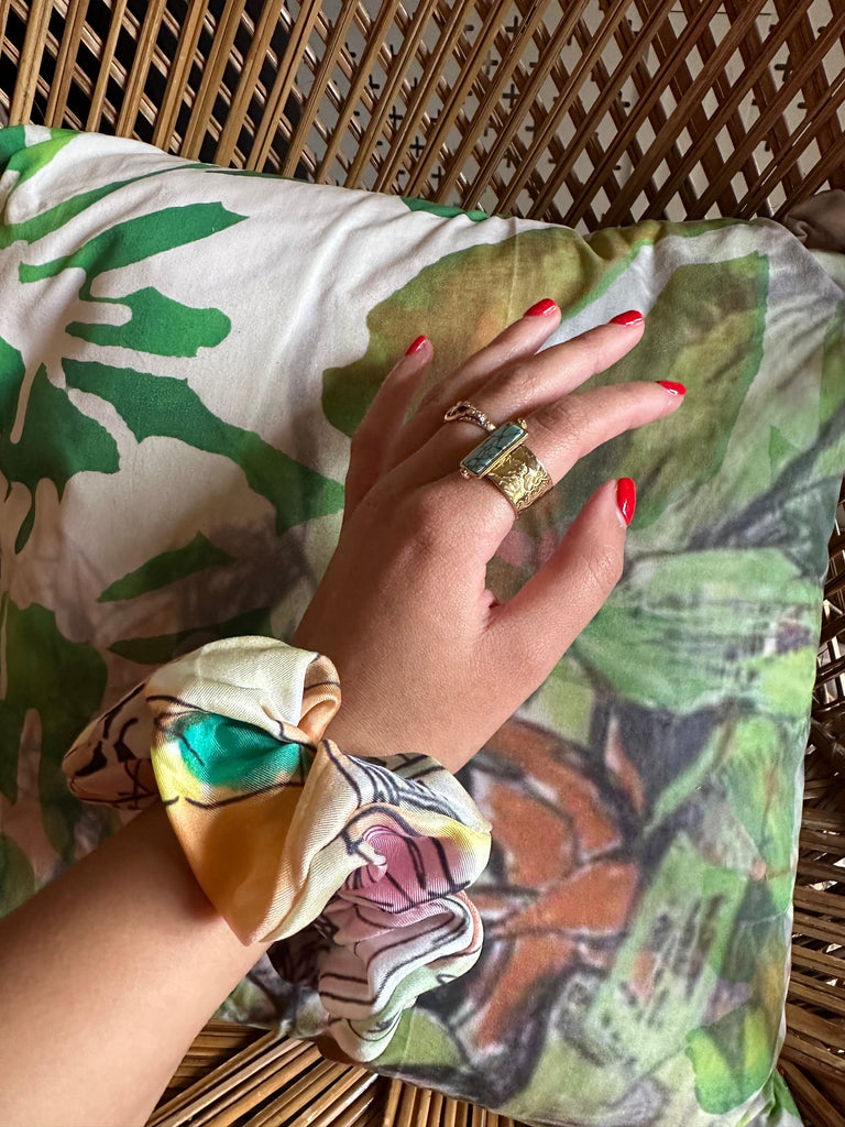 Isabelle Pennington-Edmead scrunchie Silk Scrunchie