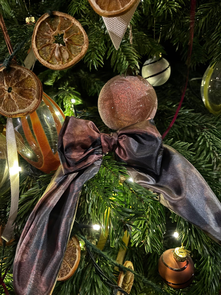 Isabelle Pennington-Edmead Tiger shell Bow